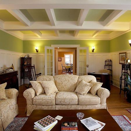 Springbank House Inn Saint Catharines ภายนอก รูปภาพ