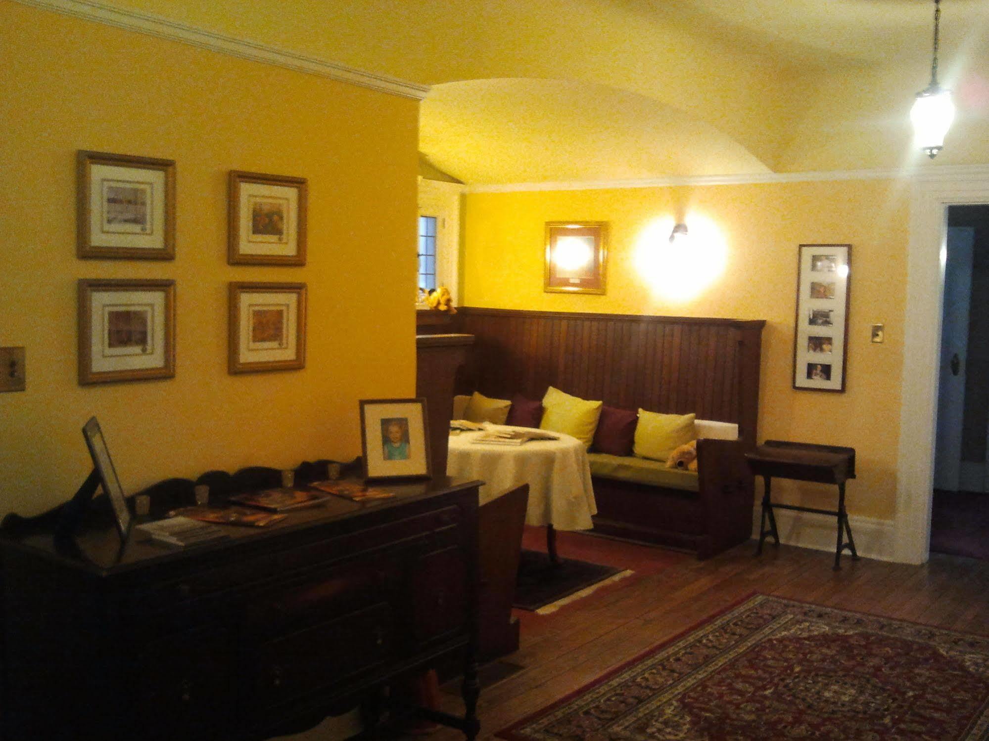 Springbank House Inn Saint Catharines ภายนอก รูปภาพ